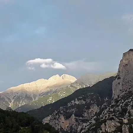 Olympus View Sauna & Guest house