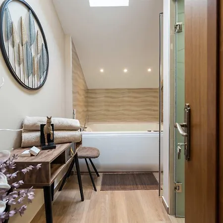 Къща за гости Olympus View Sauna & Литокорон