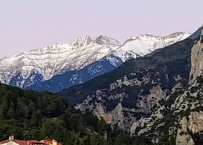 Olympus View Sauna & 4* ליטוחורון