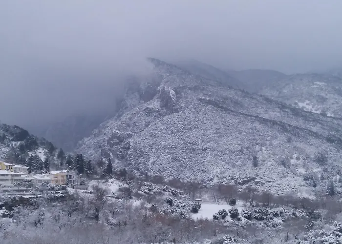 Olympus View Sauna & בית הארחה 4*